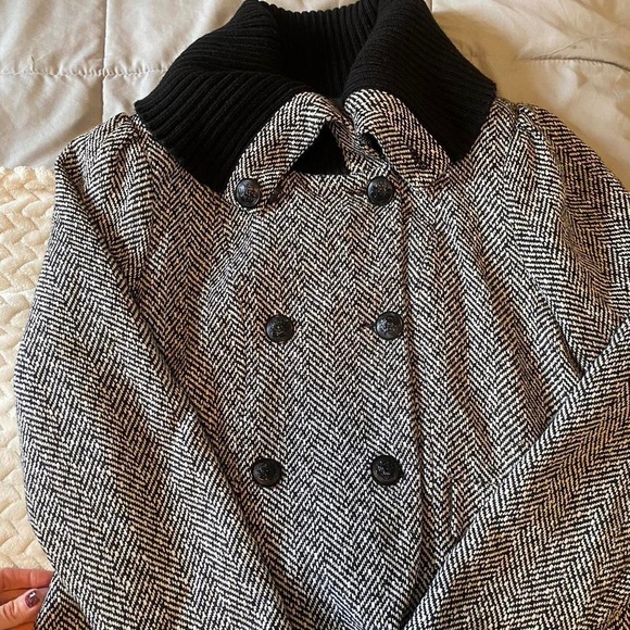 Forever 21 Double Breasted Women’s Coat - Picture 2 of 4